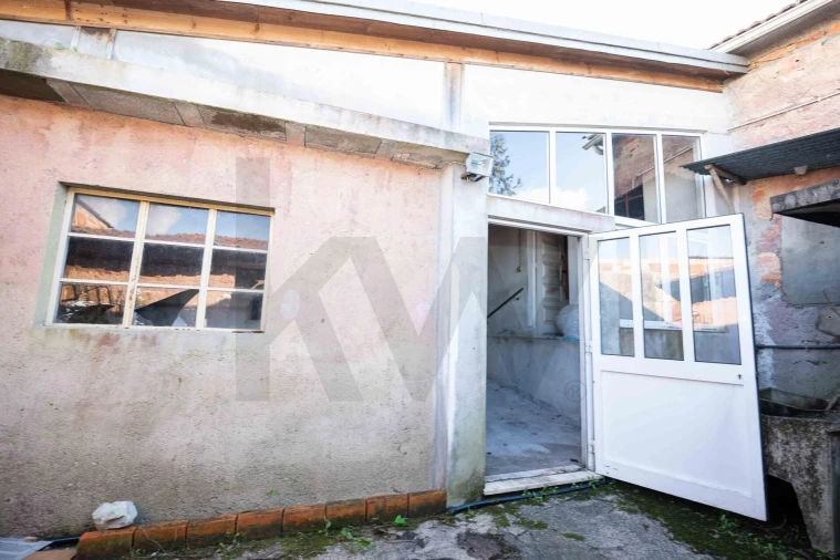 Moradia T3 para Venda em Casal Comba Foto 28