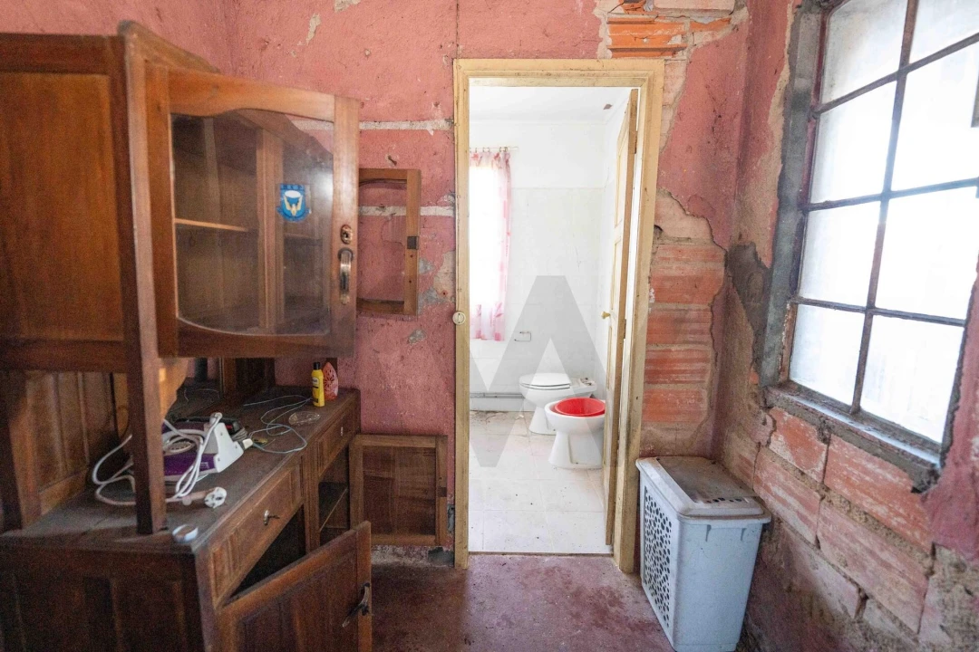 Moradia T3 para Venda em Casal Comba Foto 17