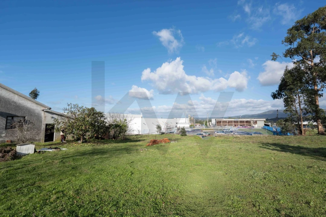 Moradia T3 para Venda em Casal Comba Foto 45