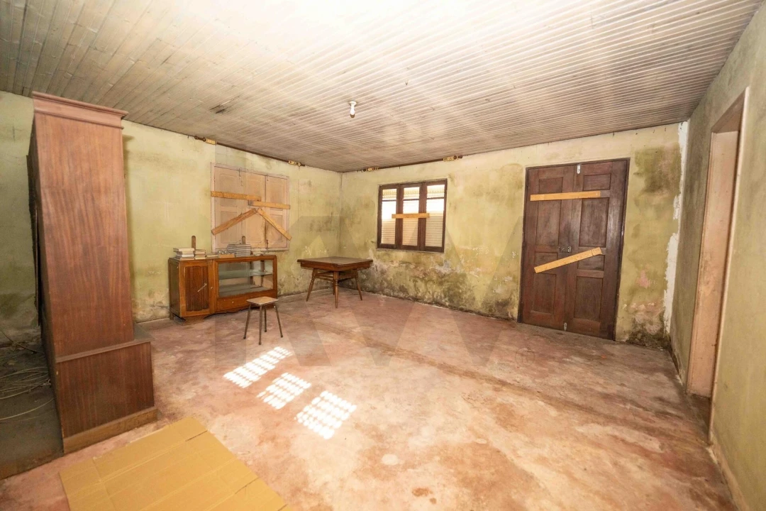 Moradia T3 para Venda em Casal Comba Foto 14