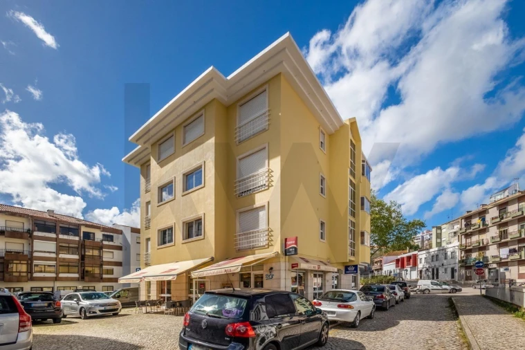 Apartamento T3 para Arrendamento em Nossa Senhora do Pópulo, Coto e São Gregório Foto 30