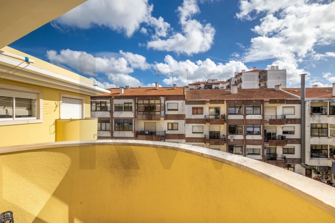 Apartamento T3 para Arrendamento em Nossa Senhora do Pópulo, Coto e São Gregório Foto 28