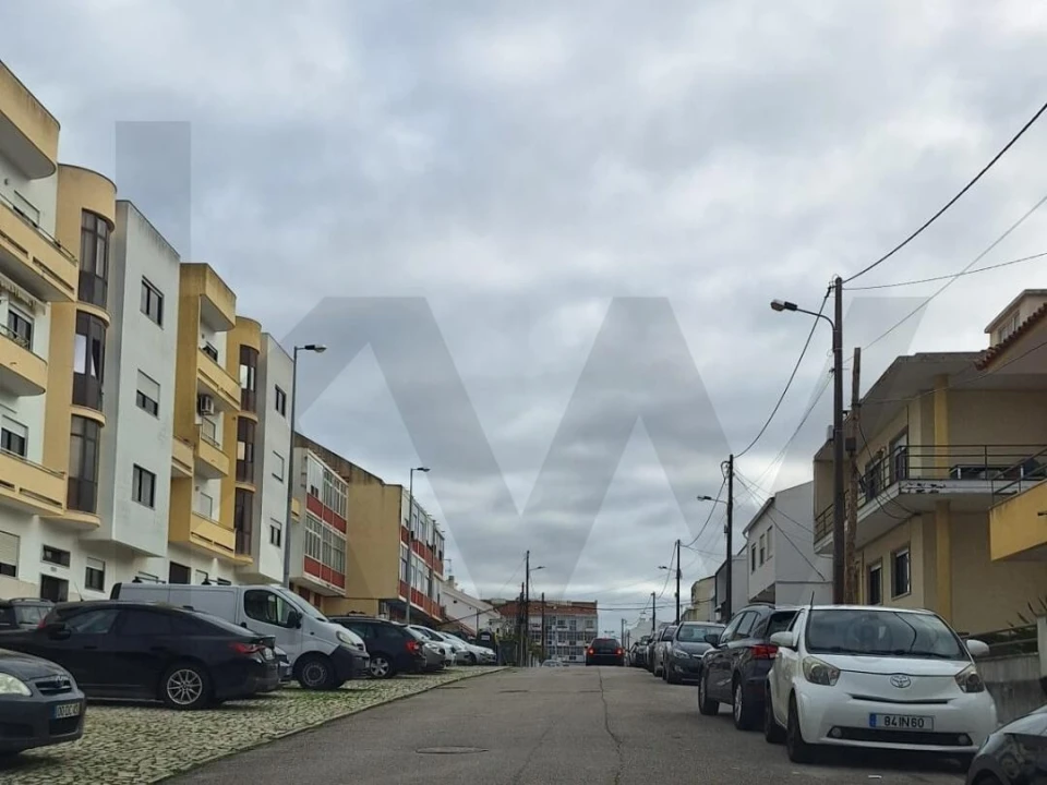 Garagem para Venda em Laranjeiro e Feijó Foto 3