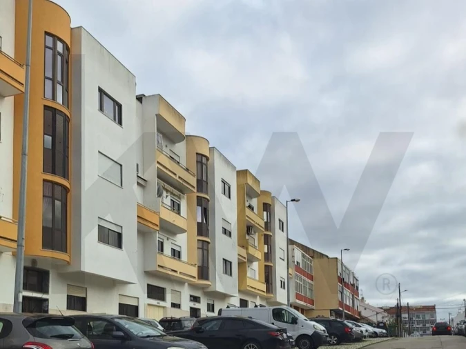 Garagem para Venda em Laranjeiro e Feijó Foto 2