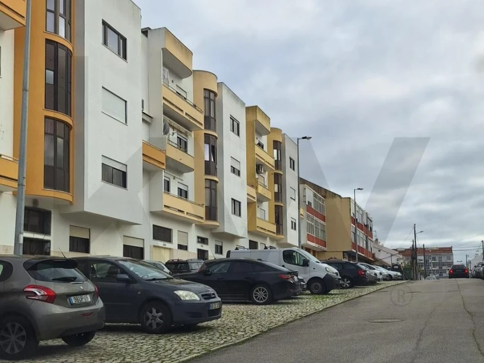 Garagem para Venda em Laranjeiro e Feijó Foto 2