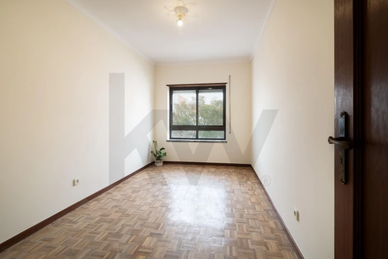 Apartamento T2 para Arrendamento em Carcavelos e Parede Foto 14