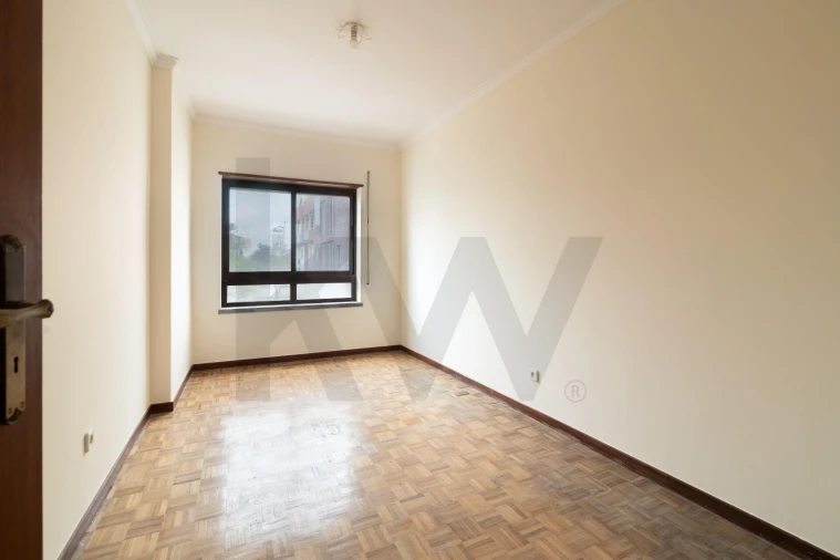 Apartamento T2 para Arrendamento em Carcavelos e Parede Foto 11