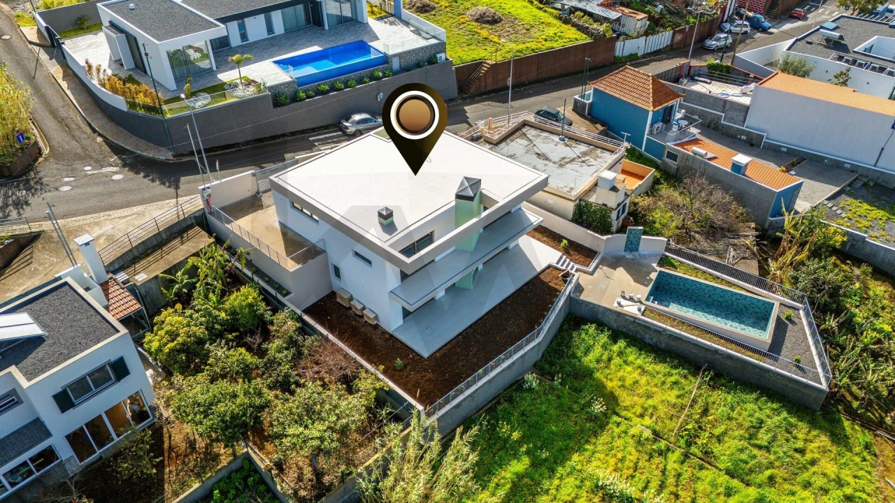 Moradia T2 para Venda em Arco da Calheta Foto 38