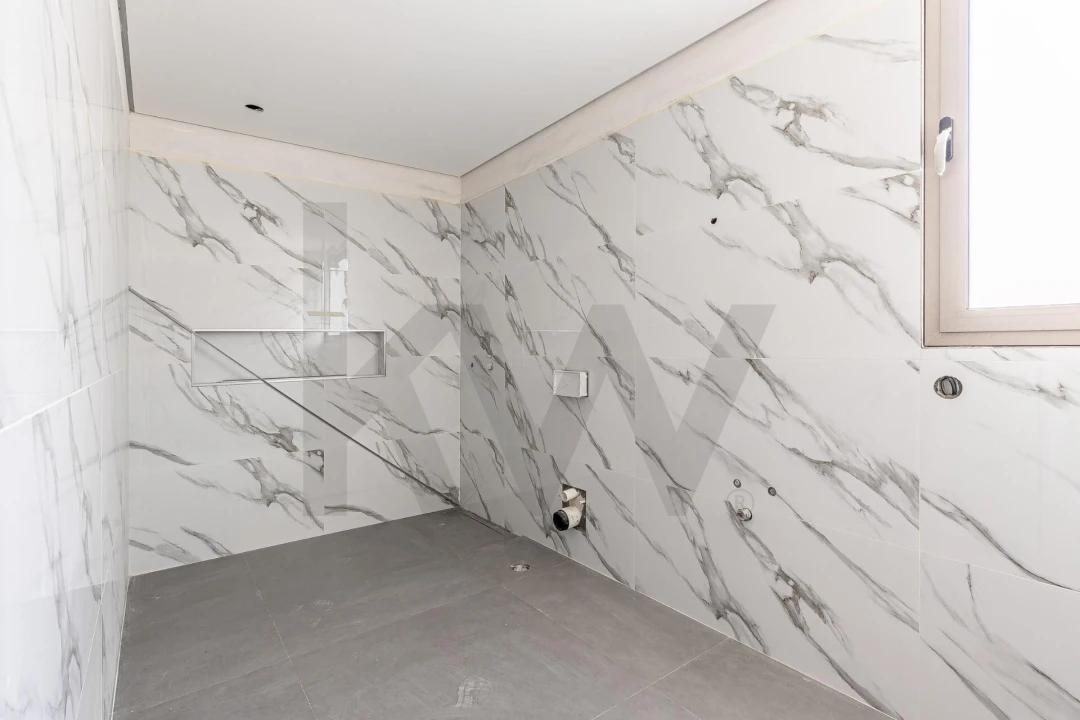 Moradia T2 para Venda em Arco da Calheta Foto 30