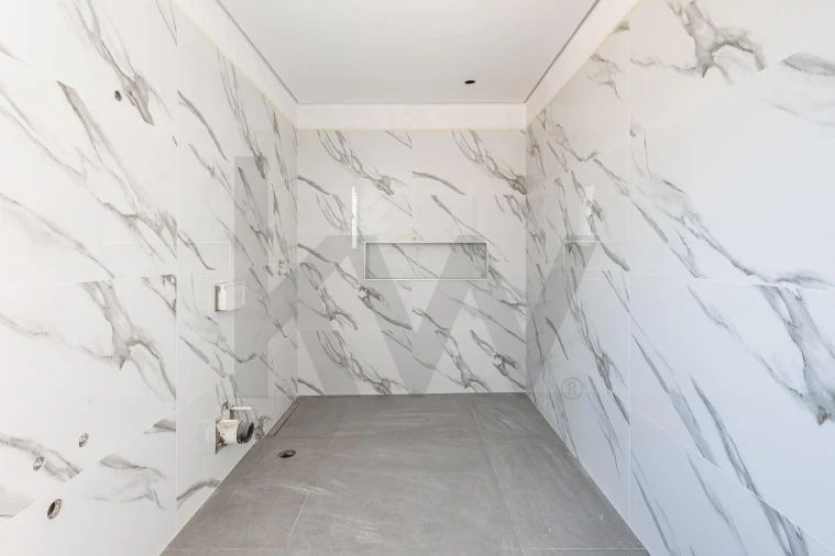 Moradia T2 para Venda em Arco da Calheta Foto 23