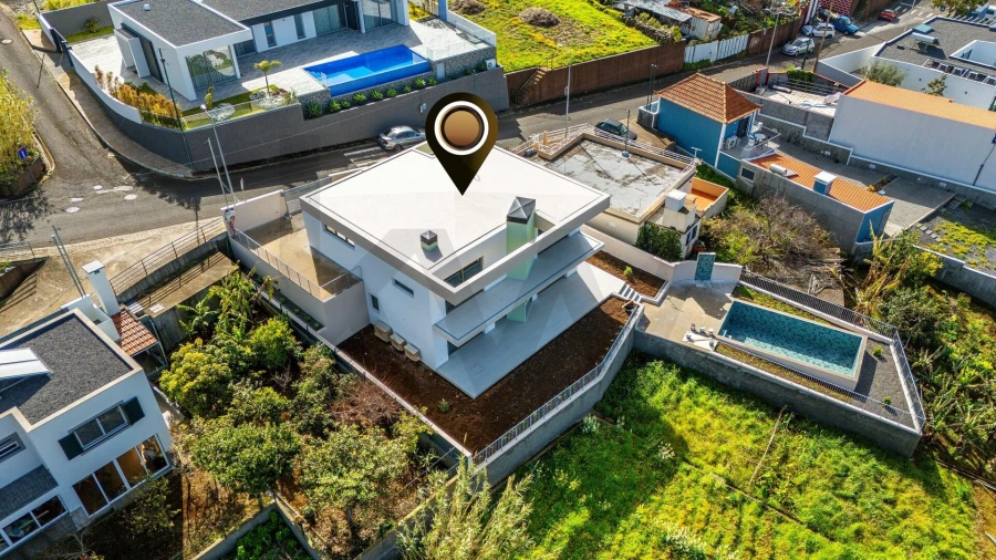 Moradia T2 para Venda em Arco da Calheta Foto 38