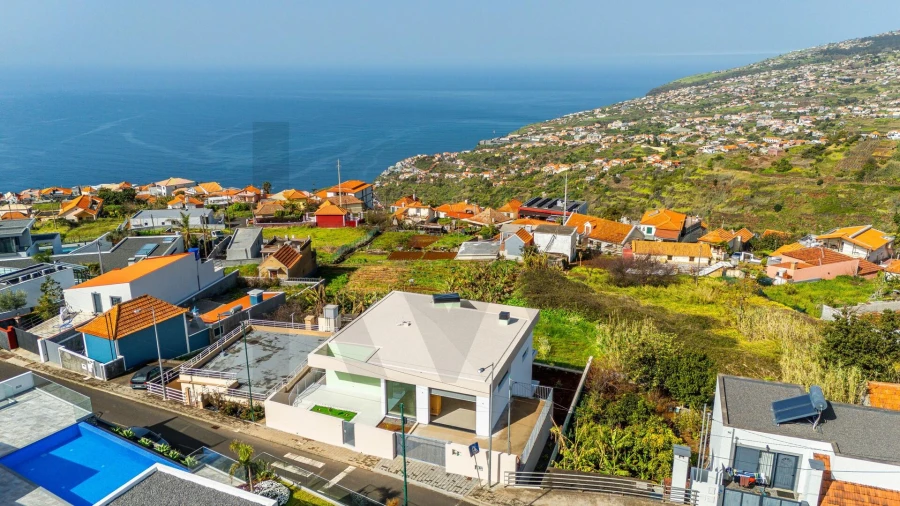 Moradia T2 para Venda em Arco da Calheta Foto 7