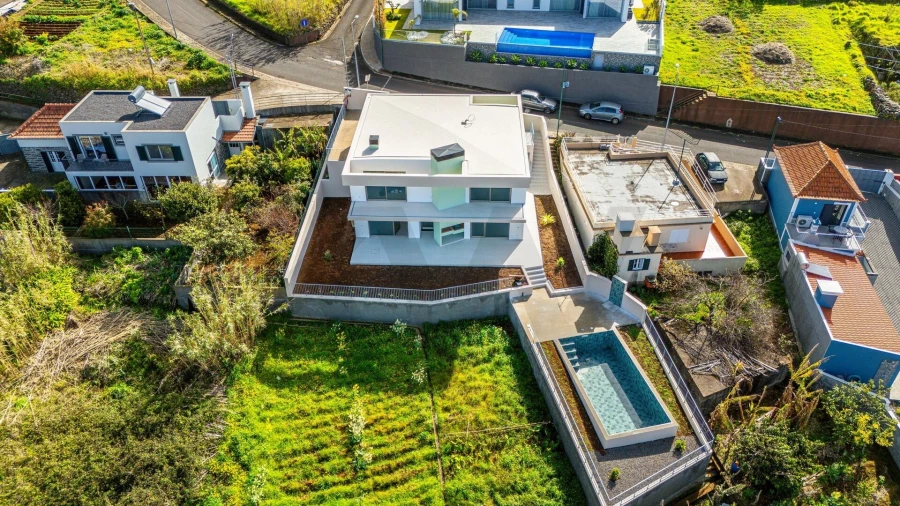 Moradia T2 para Venda em Arco da Calheta Foto 39