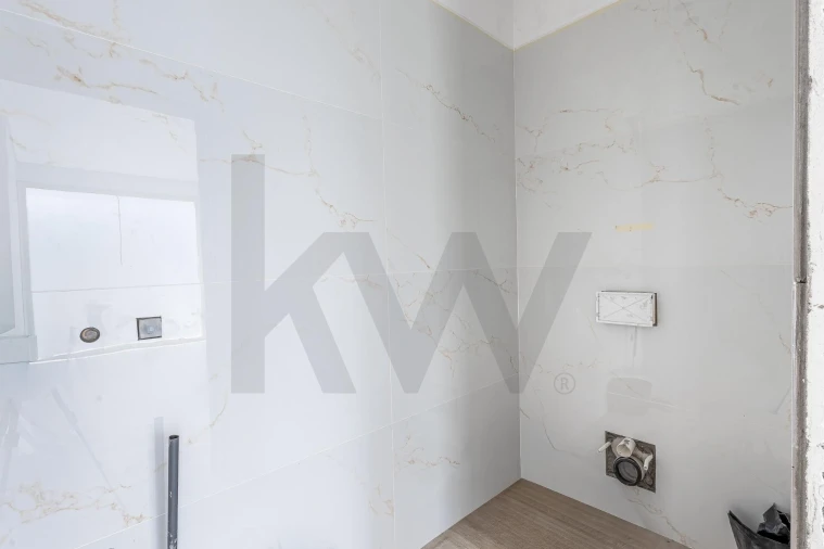 Moradia T2 para Venda em Arco da Calheta Foto 19