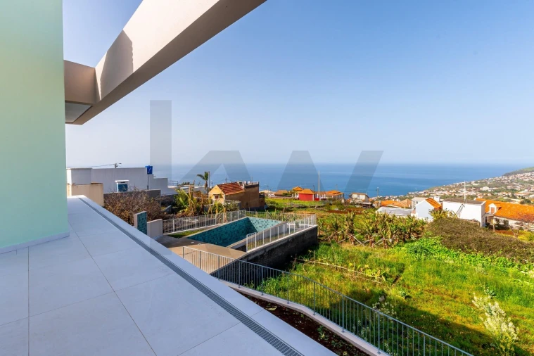 Moradia T2 para Venda em Arco da Calheta Foto 9