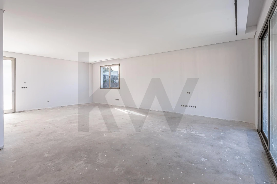 Moradia T2 para Venda em Arco da Calheta Foto 16