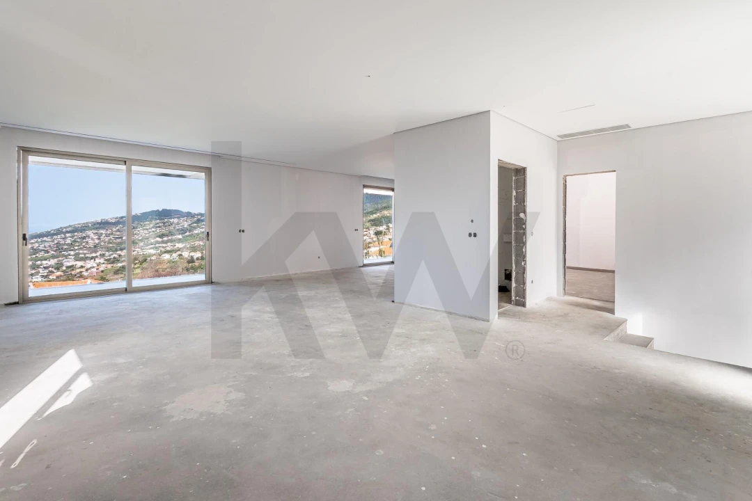 Moradia T2 para Venda em Arco da Calheta Foto 18