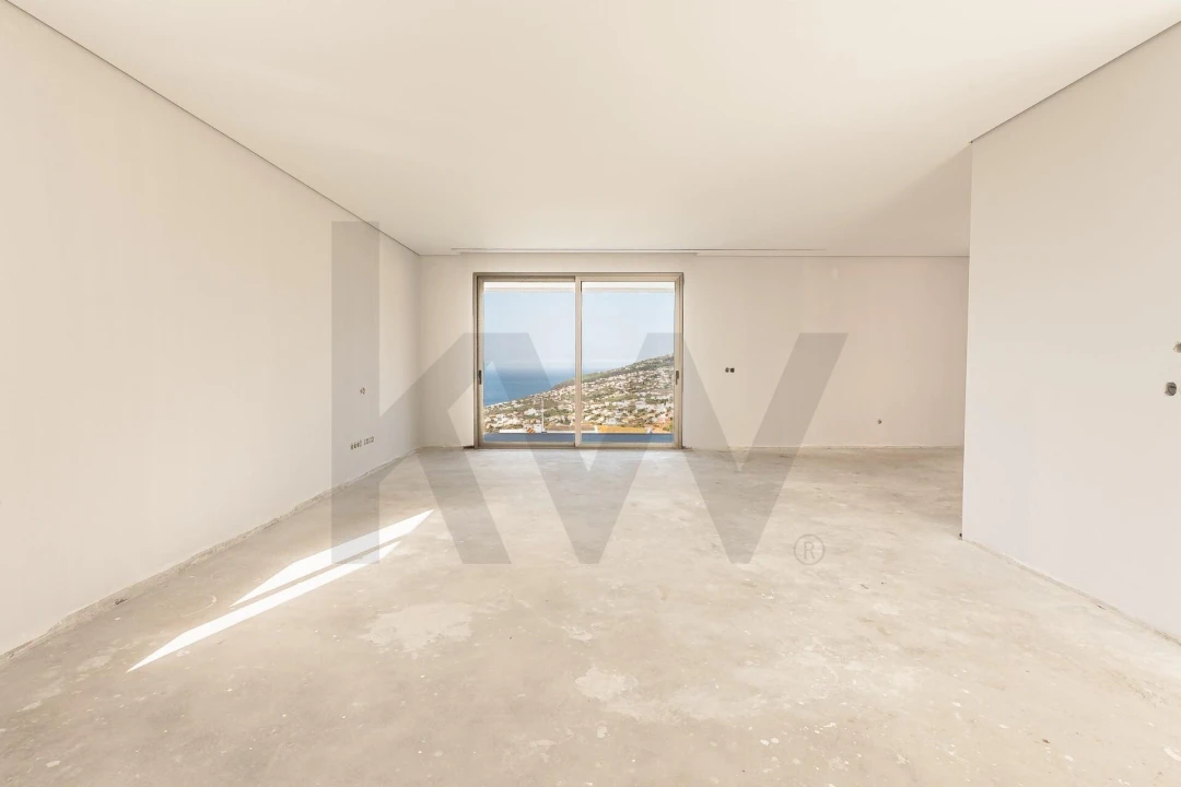 Moradia T2 para Venda em Arco da Calheta Foto 17