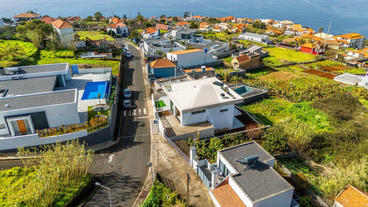 Moradia T2 para Venda em Arco da Calheta Foto 37