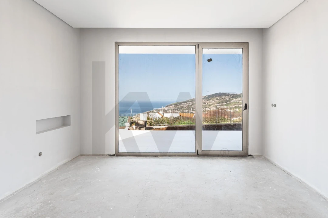 Moradia T2 para Venda em Arco da Calheta Foto 33