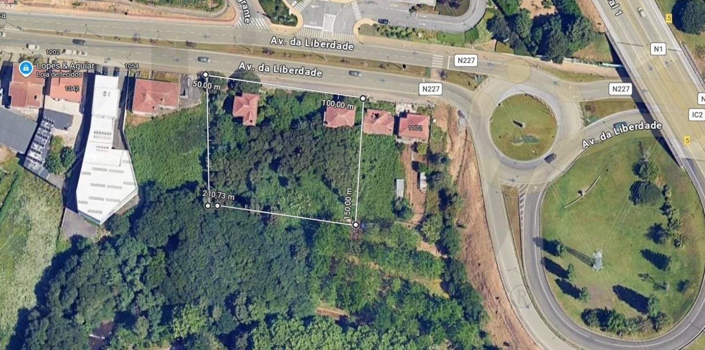 Terreno para Venda em São João da Madeira Foto 1