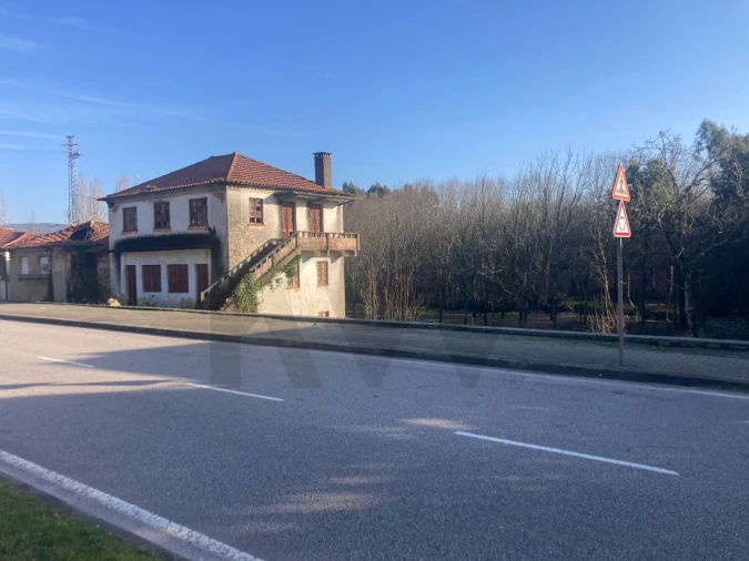 Terreno para Venda em São João da Madeira Foto 3