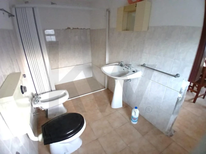 Moradia T2 para Venda em Alvorninha Foto 8