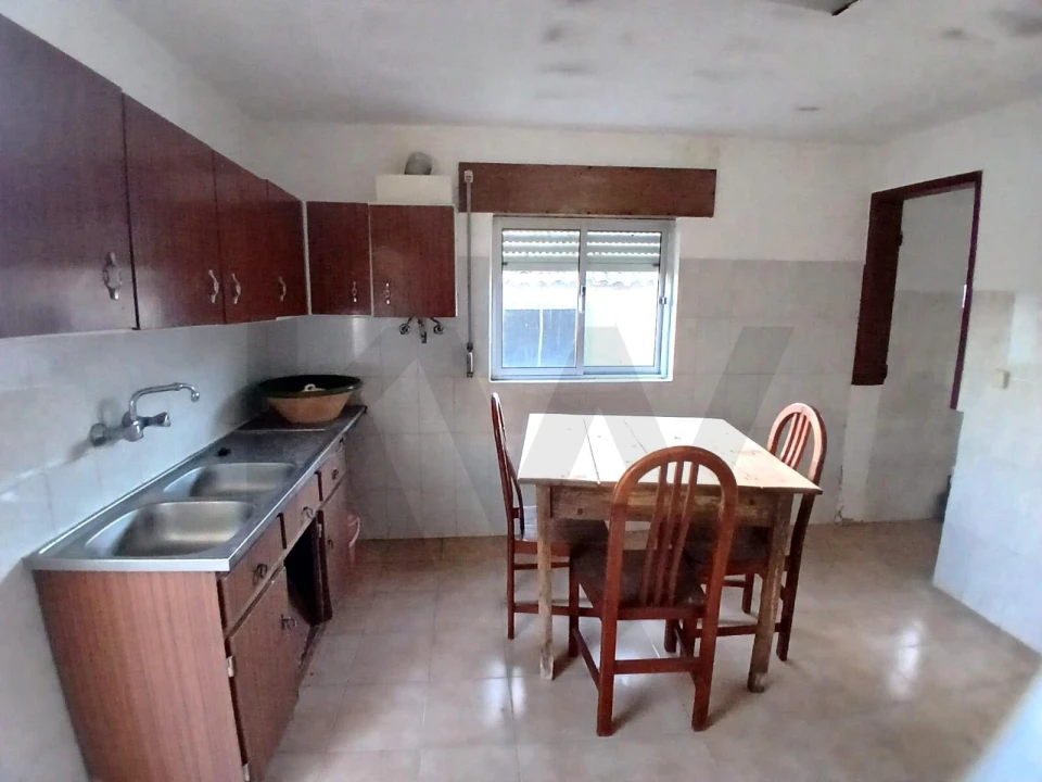 Moradia T2 para Venda em Alvorninha Foto 1