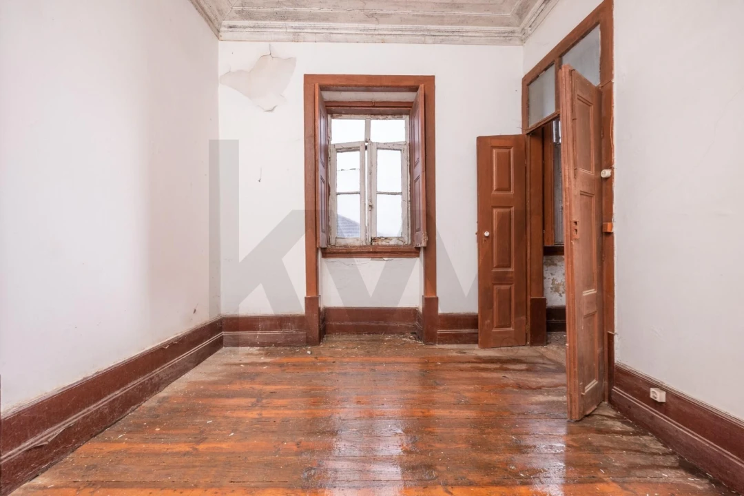 Prédio para Venda em Eiras e São Paulo de Frades Foto 18