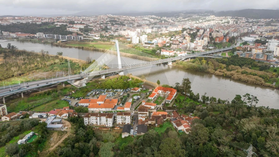 Prédio para Venda em Eiras e São Paulo de Frades Foto 50