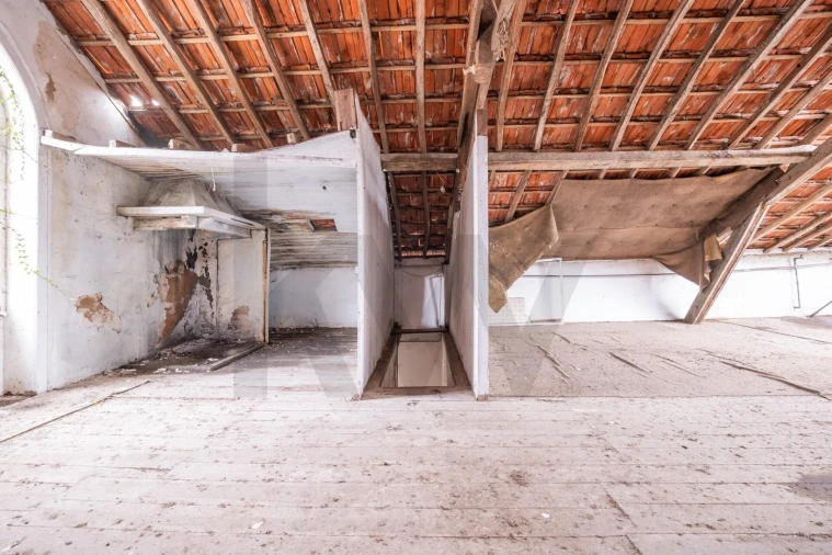 Prédio para Venda em Eiras e São Paulo de Frades Foto 33