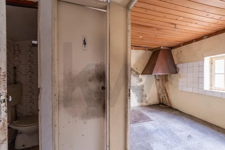 Prédio para Venda em Eiras e São Paulo de Frades Foto 25