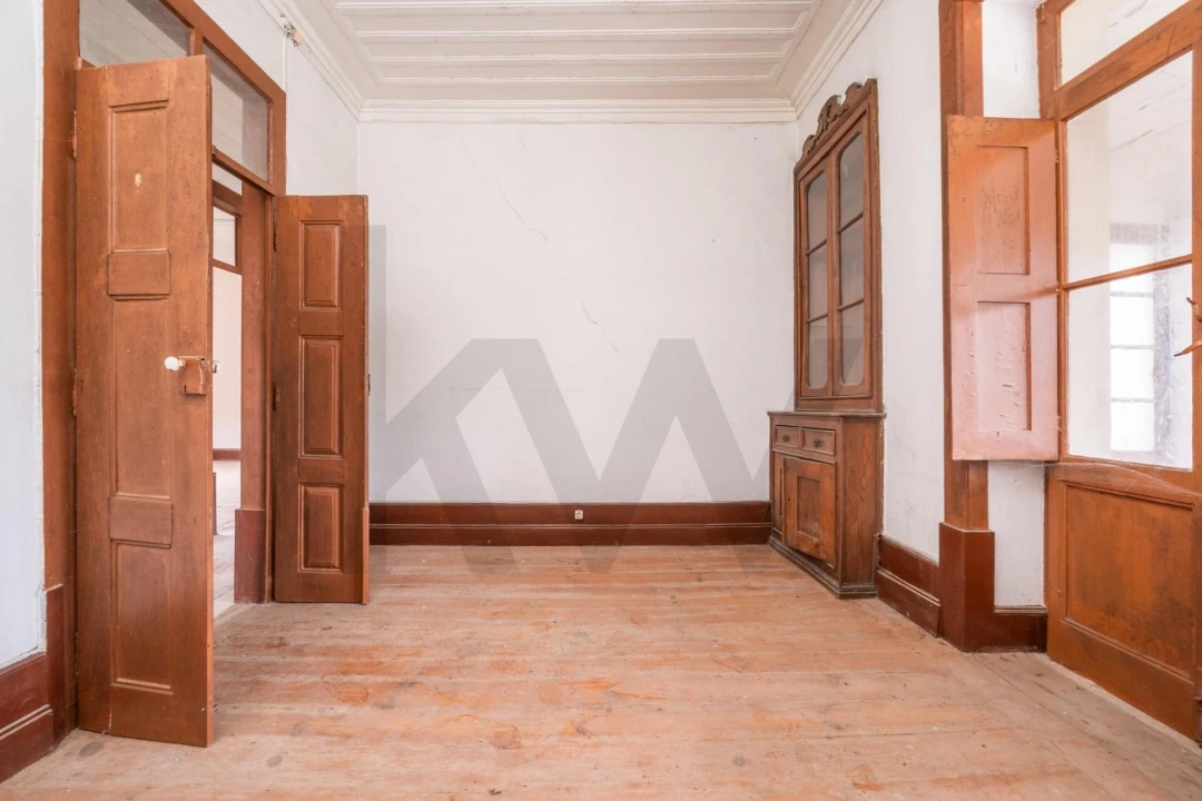 Prédio para Venda em Eiras e São Paulo de Frades Foto 11