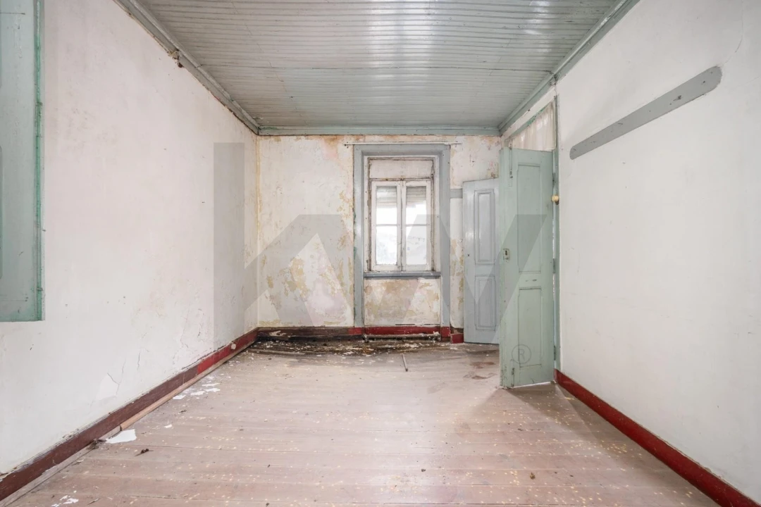 Moradia T5 para Venda em Eiras e São Paulo de Frades Foto 11