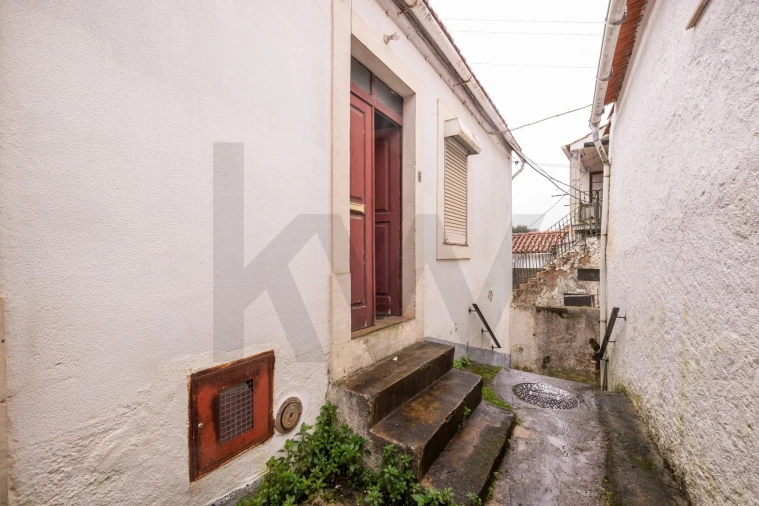 Moradia T5 para Venda em Eiras e São Paulo de Frades Foto 1