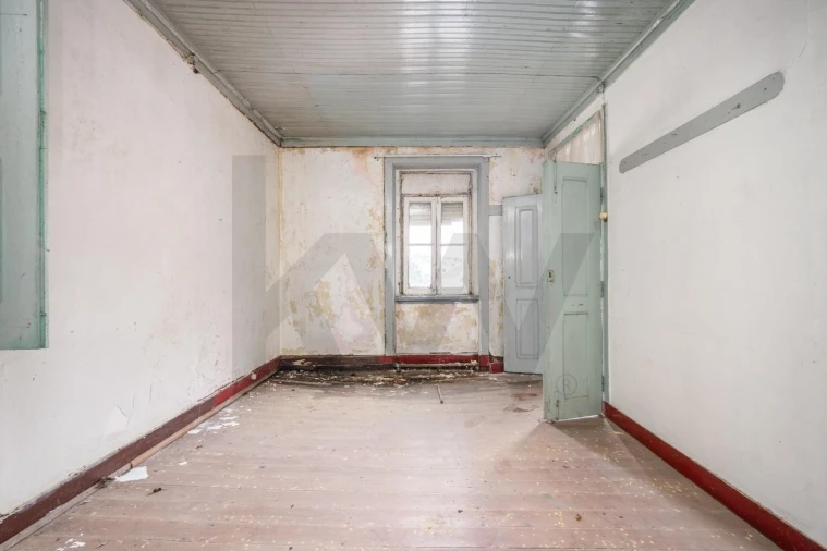 Moradia T5 para Venda em Eiras e São Paulo de Frades Foto 11