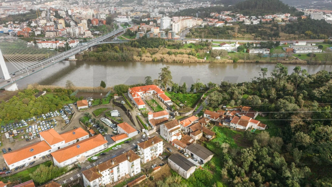 Moradia T5 para Venda em Eiras e São Paulo de Frades Foto 22