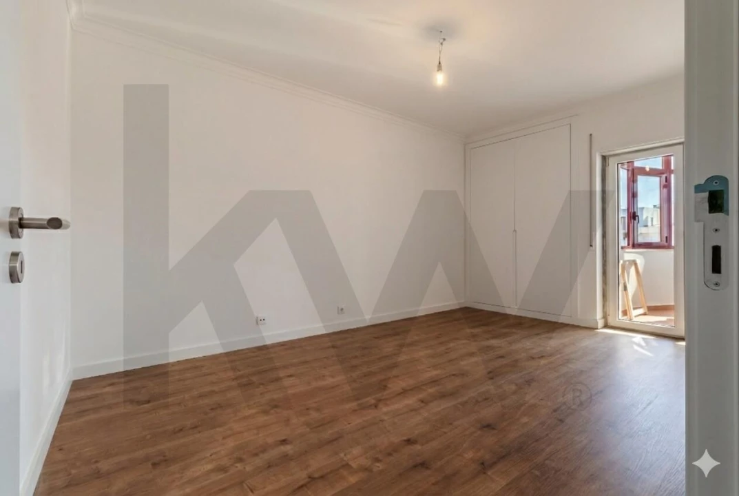 Apartamento T3 para Venda em Póvoa de Santa Iria e Forte da Casa Foto 28