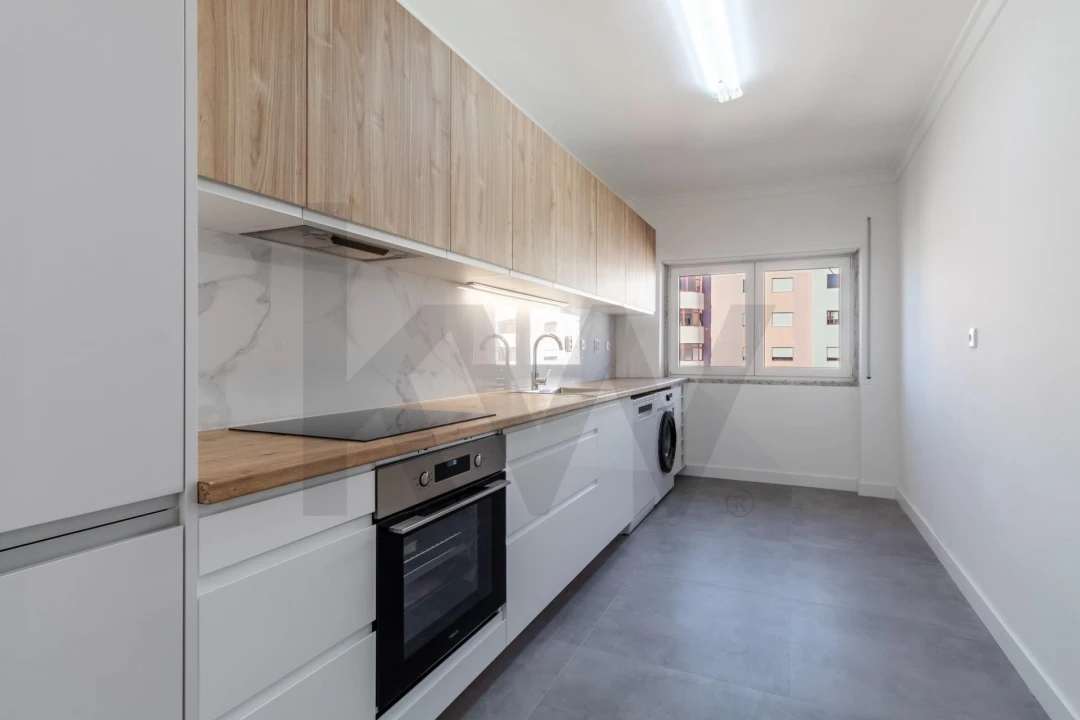 Apartamento T3 para Venda em Póvoa de Santa Iria e Forte da Casa Foto 2