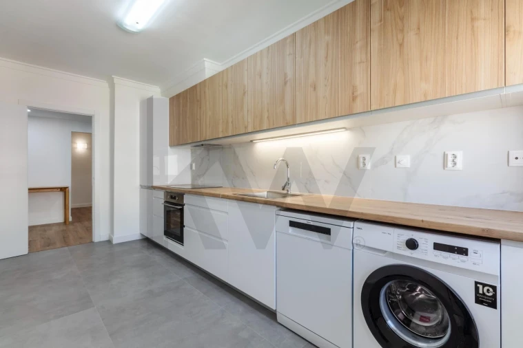 Apartamento T3 para Venda em Póvoa de Santa Iria e Forte da Casa Foto 1