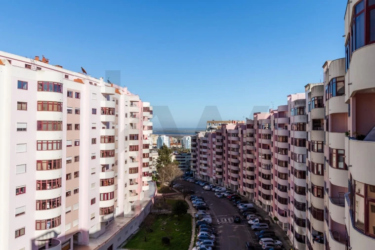 Apartamento T3 para Venda em Póvoa de Santa Iria e Forte da Casa Foto 33