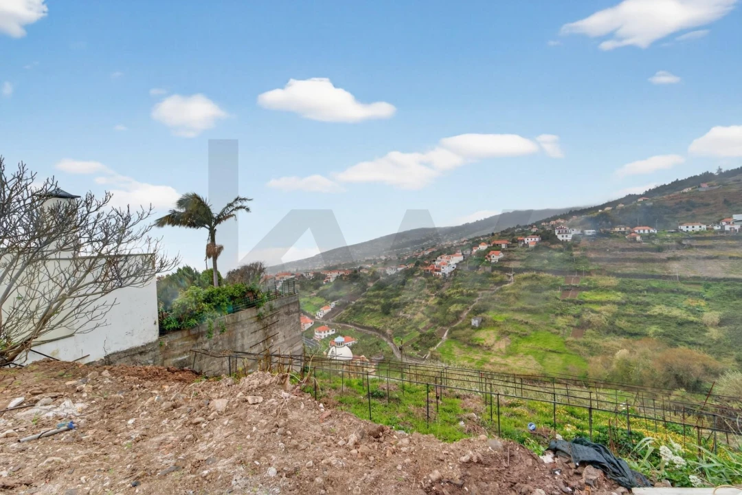 Moradia T2 para Venda em Arco da Calheta Foto 41