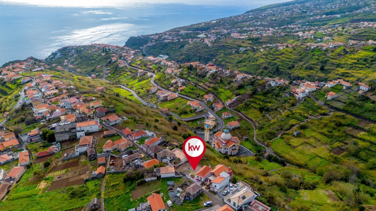 Moradia T2 para Venda em Arco da Calheta Foto 6