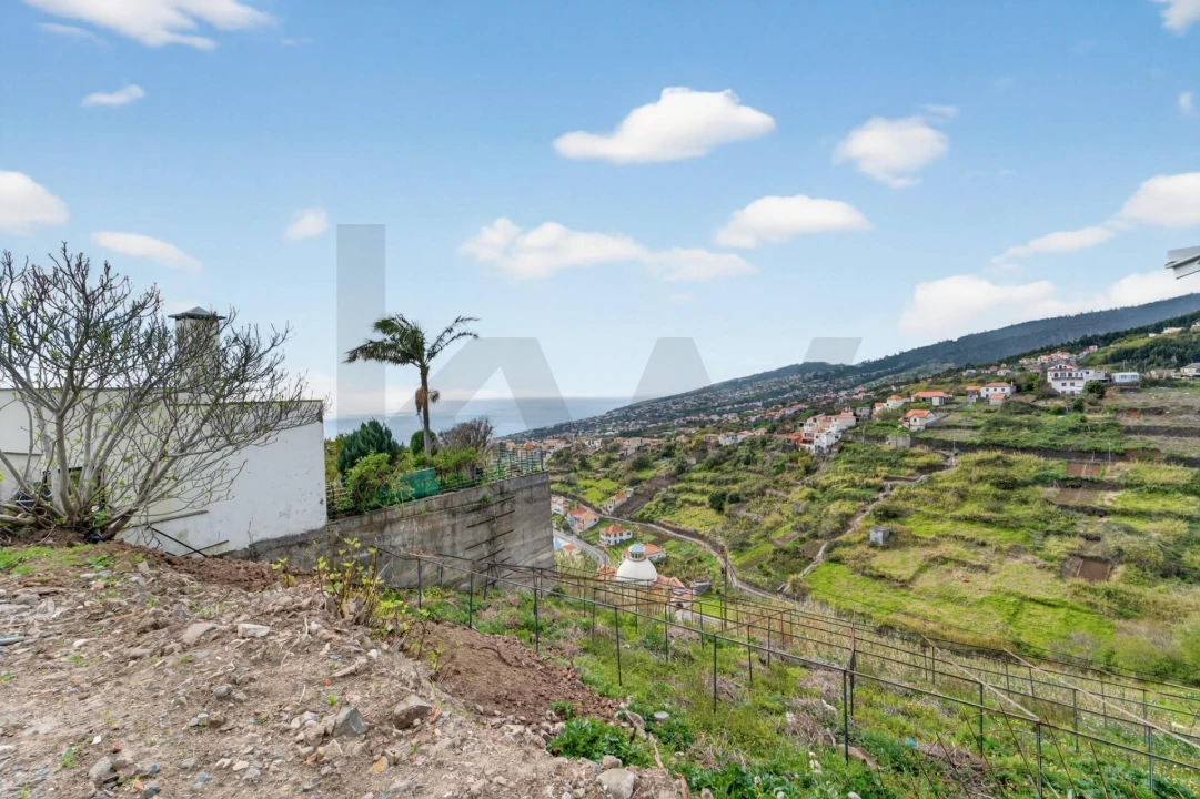 Moradia T2 para Venda em Arco da Calheta Foto 32