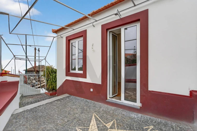 Moradia T2 para Venda em Arco da Calheta Foto 31