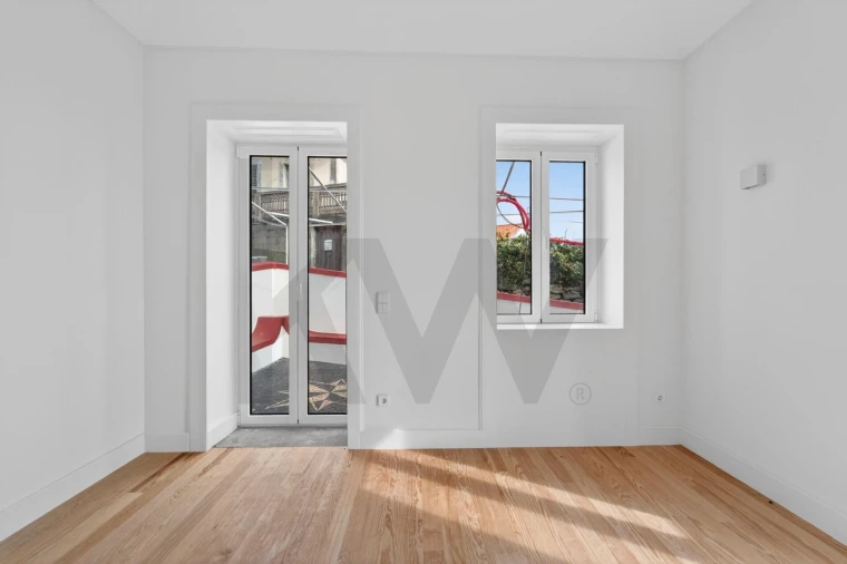 Moradia T2 para Venda em Arco da Calheta Foto 11