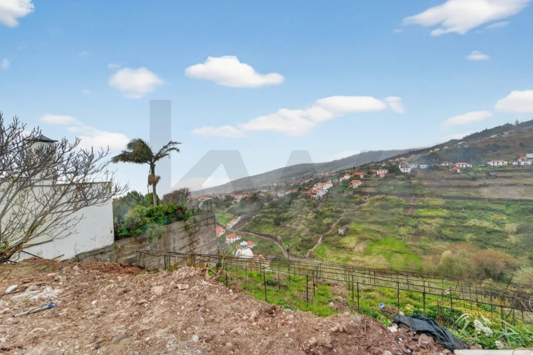 Moradia T2 para Venda em Arco da Calheta Foto 41