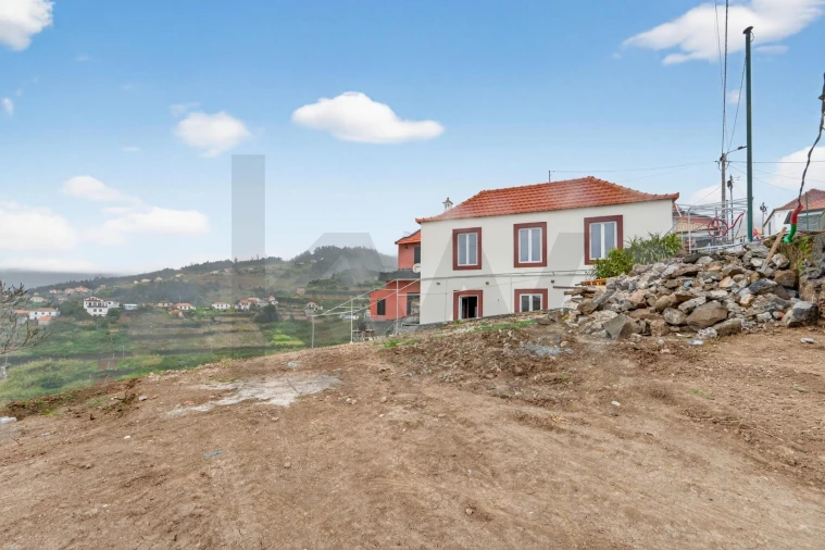 Moradia T2 para Venda em Arco da Calheta Foto 2