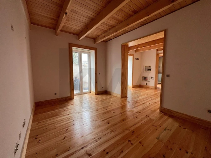 Moradia T2 para Venda em Arco da Calheta Foto 6