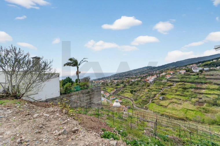 Moradia T2 para Venda em Arco da Calheta Foto 32